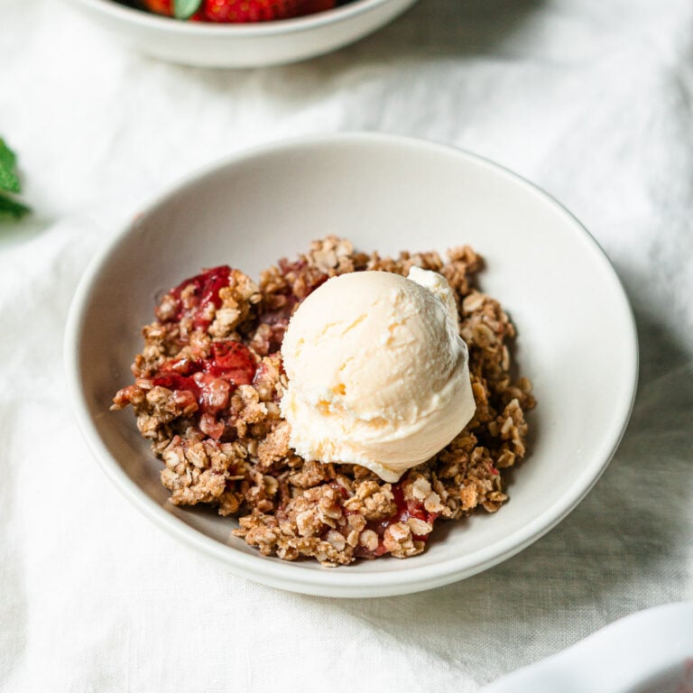 Delicious Strawberry Crisp
