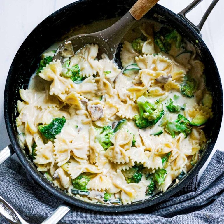 Plated Garlic and Vegetable Pasta