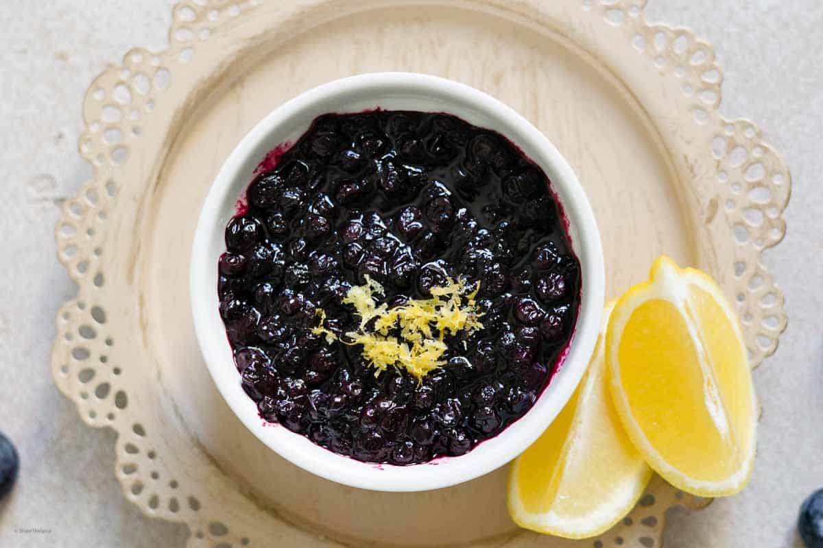 blueberry compote recipe in a cup